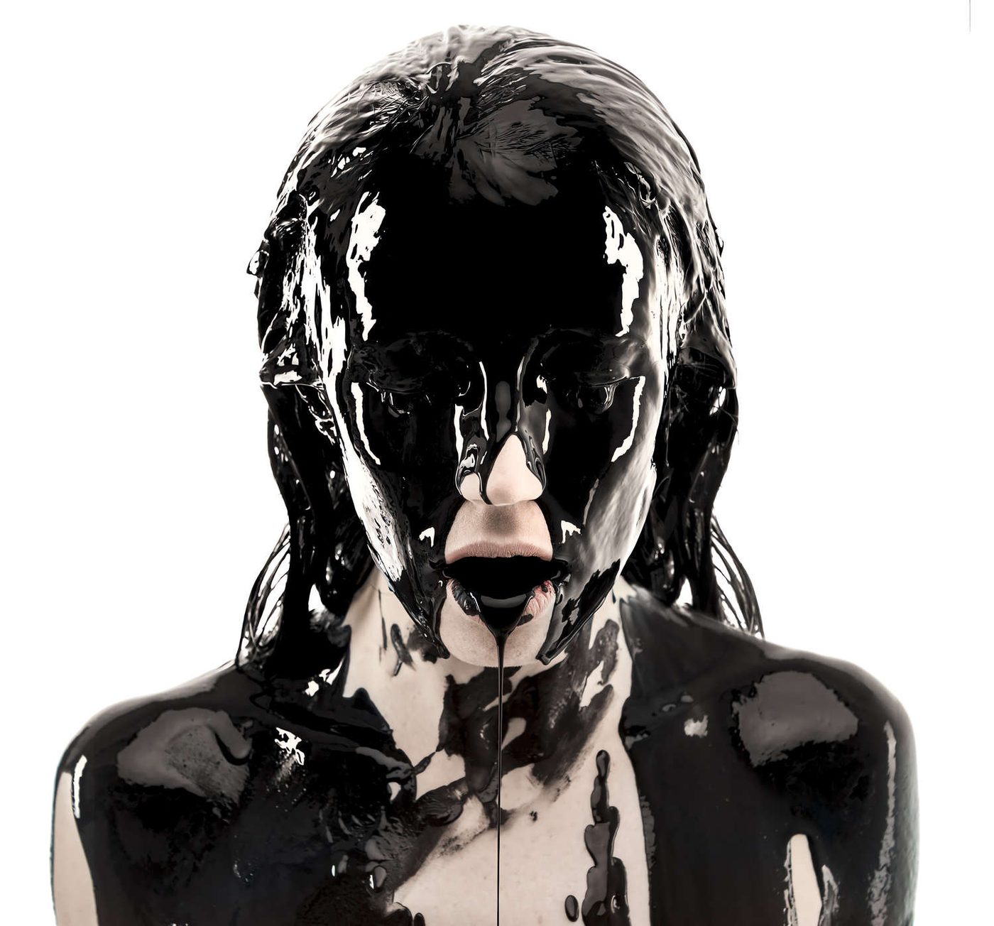 Visage recouvert d'une matière noire ruisselante — Matière Noire II, tirage Fine Art signé et numéroté, Eric CANTO