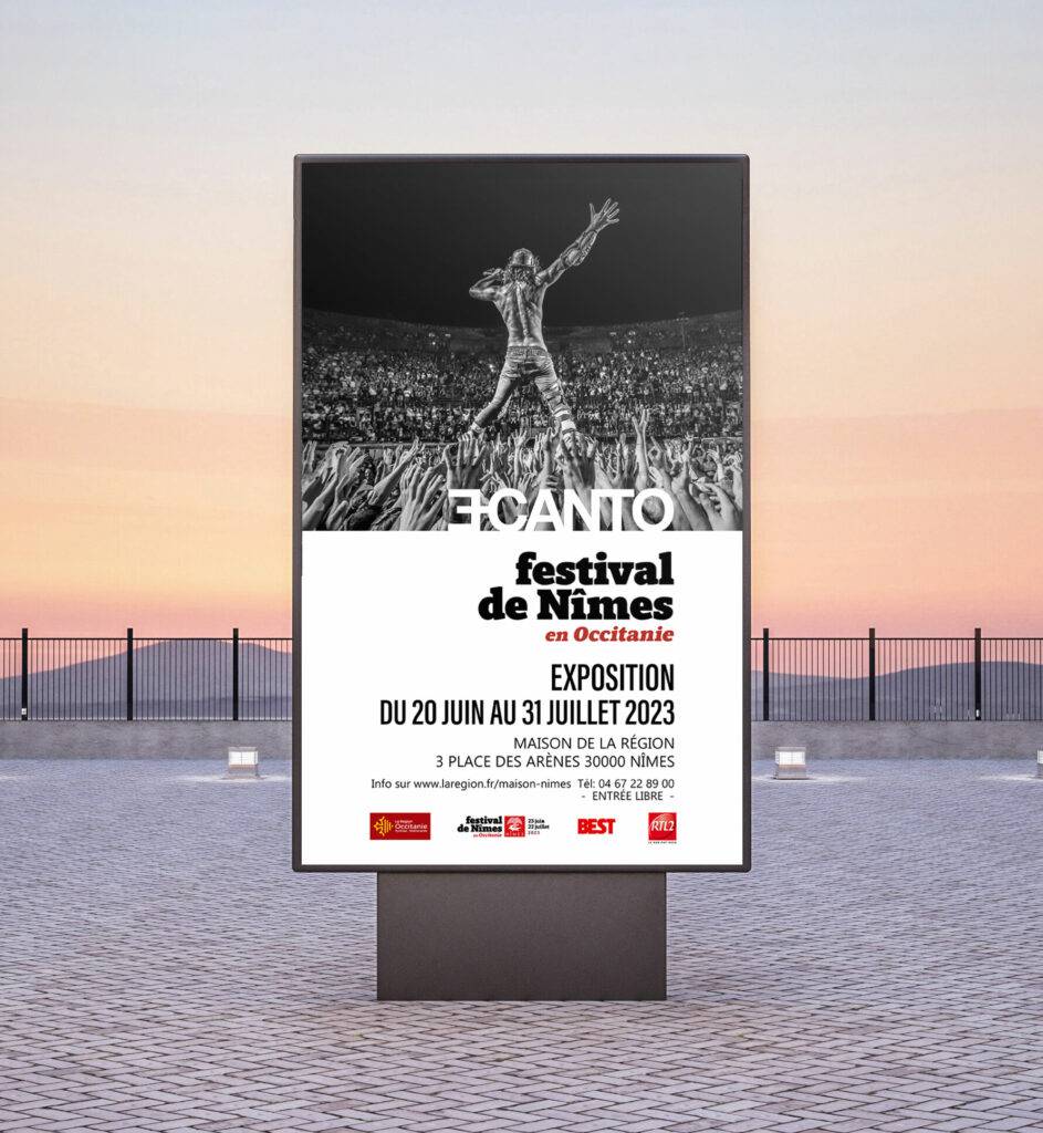 Gradins des Arènes de Nîmes en concert — photo Eric Canto