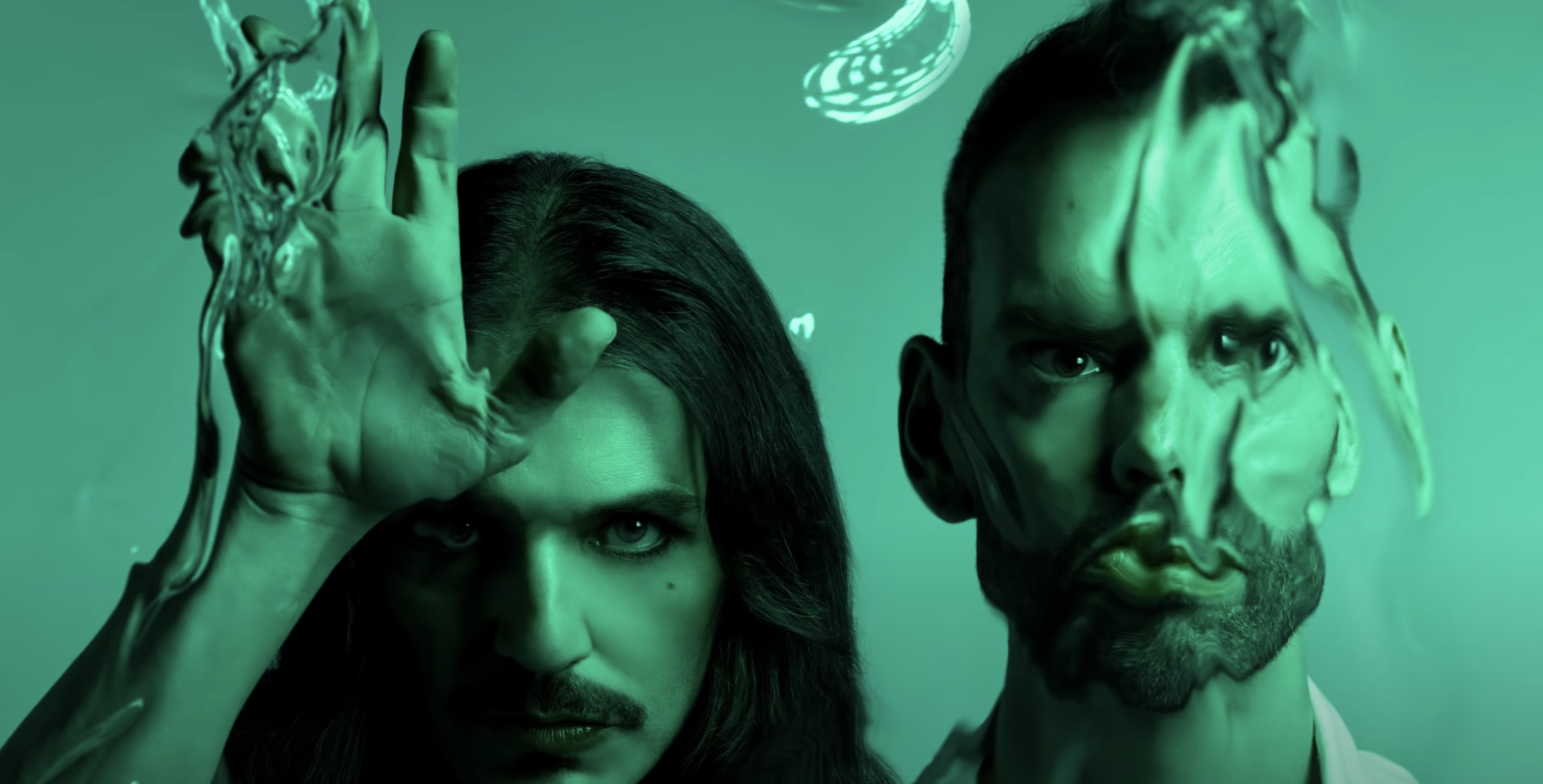 Placebo en concert au Festival de Nîmes, scène lumineuse, public nombreux, été 2023