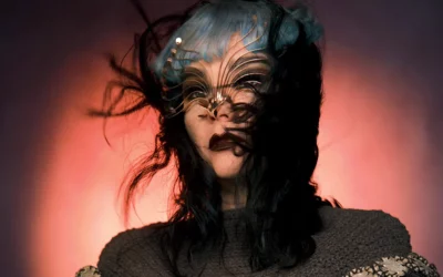Björk, découvrez L’univers Captivant de cette artiste Singulière.