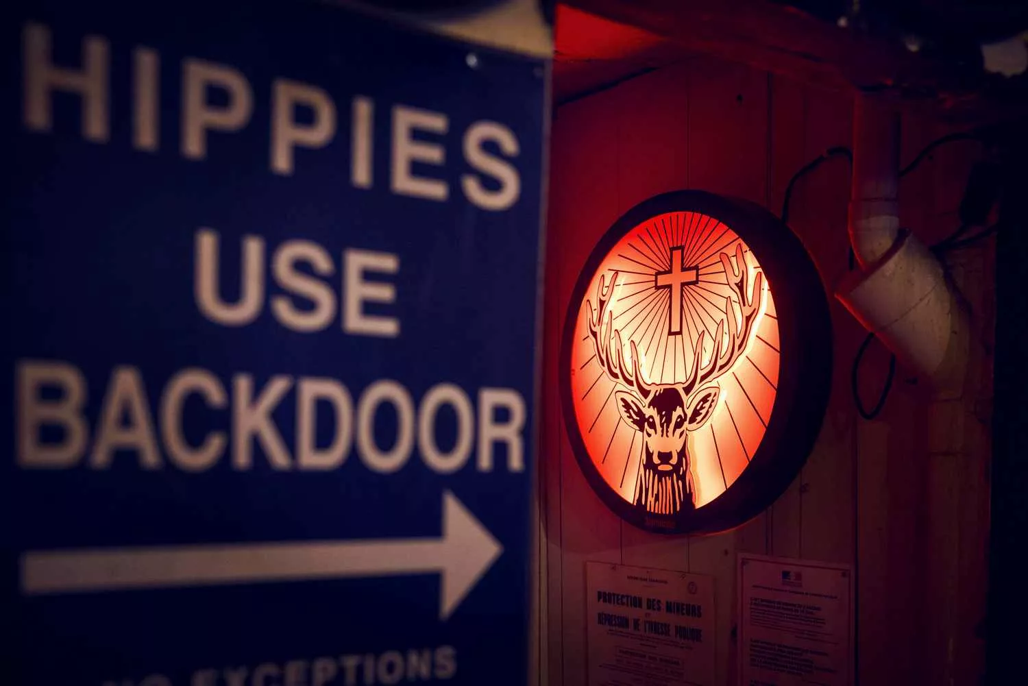 Photographie de concert rock prise par Eric Canto, exposée à La Distillerie Photographie de concert rock prise par Eric Canto, exposée à La Distillerie