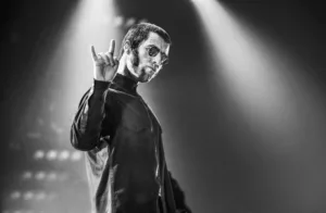 Oasis, Liam, Marseille , le 19 juin 2000. Britpop, attitude provocatrice.