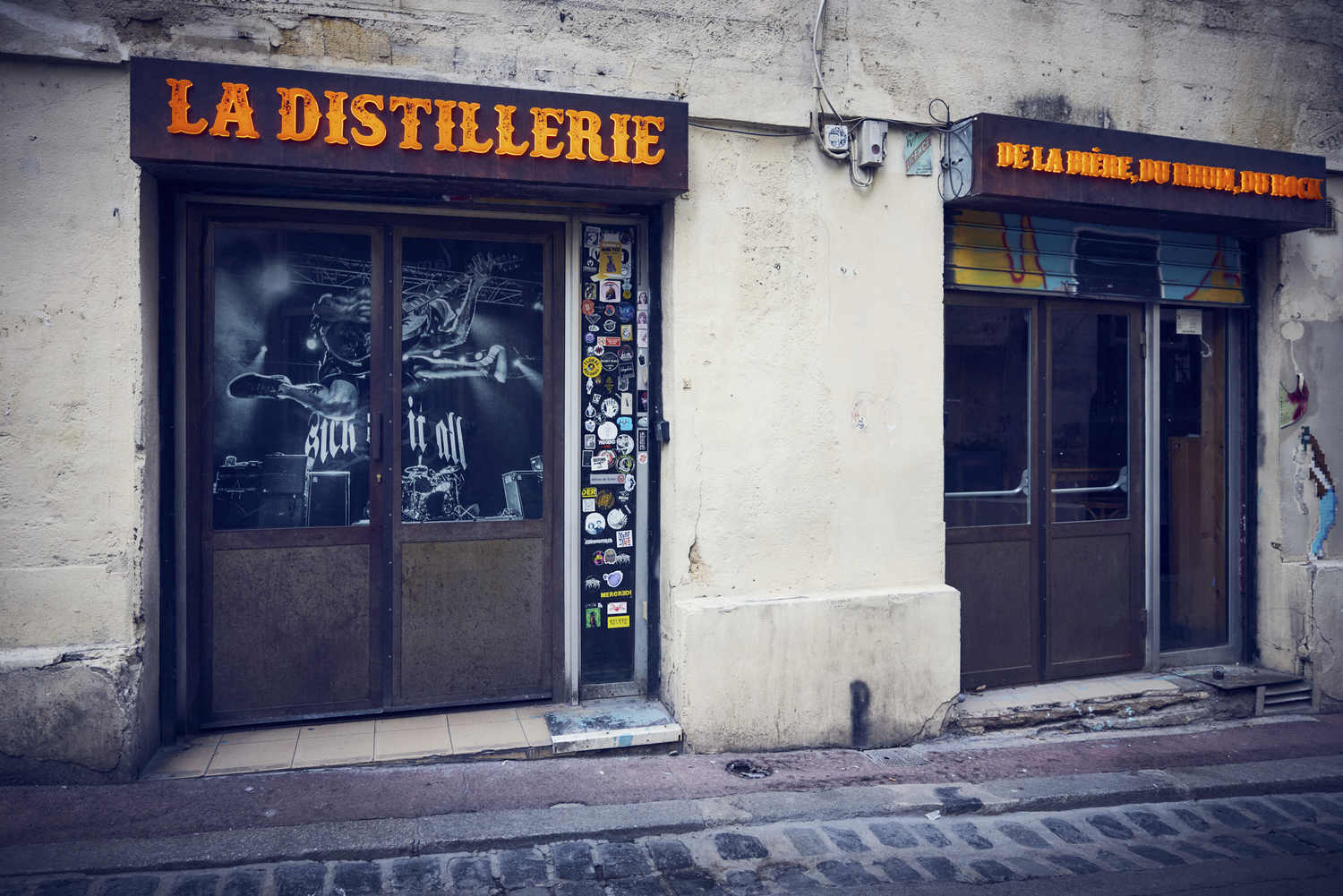 Façade de La Distillerie, bar rock rue de l'Aiguillerie à Montpellier